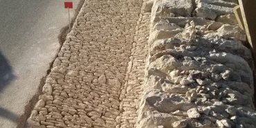 Calade en trottoir - Gordes