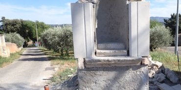 Reconstruction d'un oratoire - Saint-Saturnin